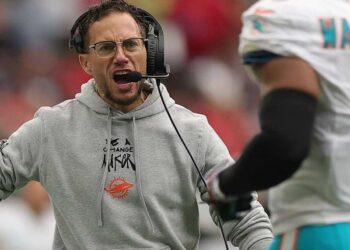 Star Quarterback’s Late-Game Mistakes Doom Dolphins’ Playoff Hopes